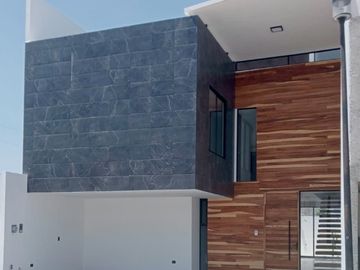 Casa - Fraccionamiento Lomas de  Angelópolis