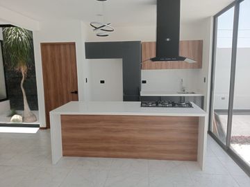Casa - Fraccionamiento Lomas de  Angelópolis