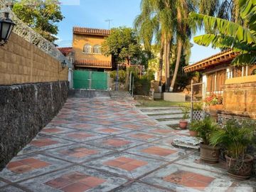 CASA EN VENTA CUA, IDEAL PARA ESCUELA, CONSULTORIOS, ASILO, RESTAURANT, ASILO, OFICINA