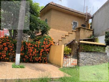 CASA EN VENTA CUA, IDEAL PARA ESCUELA, CONSULTORIOS, ASILO, RESTAURANT, ASILO, OFICINA