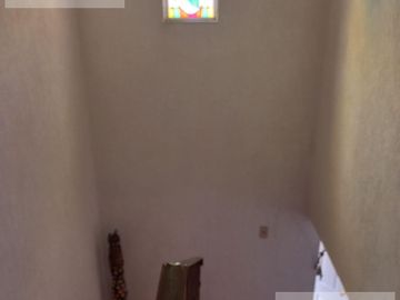 CASA EN VENTA EN CUERNAVACA, EN CONDOMINIO CON JARDÍN PRIVADO, ALBERCA COMUN Y VIGILANCIA