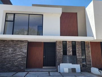 Casa en  Venta en Altozano Montaña Monarca