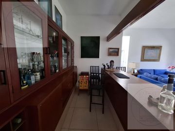 CASA EN VENTA A 10 MINUTOS DE CUERNAVACA, ATRAS DE SUMIYA, EN UN NIVEL, EN UNO DE LOS MEJORES CLIMAS DEL MUNDO