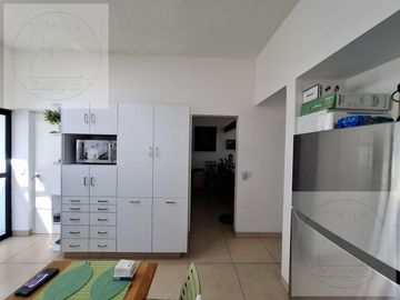CASA EN VENTA A 10 MINUTOS DE CUERNAVACA, ATRAS DE SUMIYA, EN UN NIVEL, EN UNO DE LOS MEJORES CLIMAS DEL MUNDO