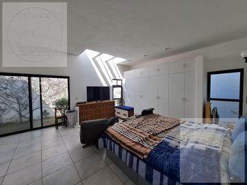 CASA EN VENTA A 10 MINUTOS DE CUERNAVACA, ATRAS DE SUMIYA, EN UN NIVEL, EN UNO DE LOS MEJORES CLIMAS DEL MUNDO