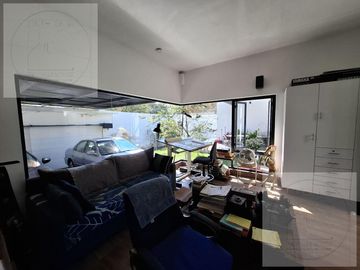 CASA EN VENTA A 10 MINUTOS DE CUERNAVACA, ATRAS DE SUMIYA, EN UN NIVEL, EN UNO DE LOS MEJORES CLIMAS DEL MUNDO