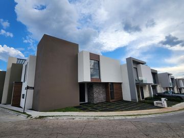 Casa en  Venta en Altozano Fraccionamiento privado