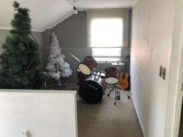 VENDE CASA 3 PISOS, 4 DORM, 3 BAÑOS MICROBARRIO VALLE LO CAMPINO- QUILICURA