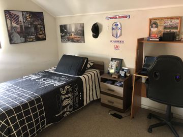 VENDE CASA 3 PISOS, 4 DORM, 3 BAÑOS MICROBARRIO VALLE LO CAMPINO- QUILICURA