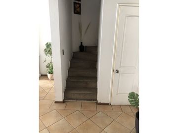 VENDE CASA 3 PISOS, 4 DORM, 3 BAÑOS MICROBARRIO VALLE LO CAMPINO- QUILICURA