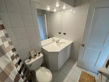 EXCELENTE DEPTO P. DE VALDIVIA / S. BOLIVAR/ 2 DOR/ BAÑO / ESTACIONAMIENTO/ BODEGA.
