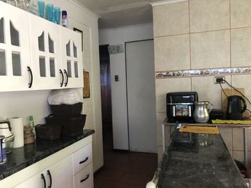 VENDE 2 CASAS TOTAL 6 DORM, 3 BAÑOS, 2 CUADRAS METRO EL BOSQUE- BALMACEDA EL BOSQUE