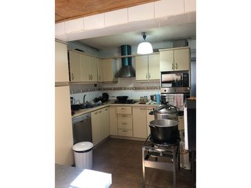 VENDE 2 CASAS TOTAL 6 DORM, 3 BAÑOS, 2 CUADRAS METRO EL BOSQUE- BALMACEDA EL BOSQUE