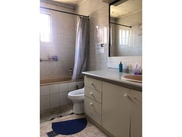 VENDE 2 CASAS TOTAL 6 DORM, 3 BAÑOS, 2 CUADRAS METRO EL BOSQUE- BALMACEDA EL BOSQUE