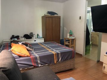 VENDE 2 CASAS TOTAL 6 DORM, 3 BAÑOS, 2 CUADRAS METRO EL BOSQUE- BALMACEDA EL BOSQUE