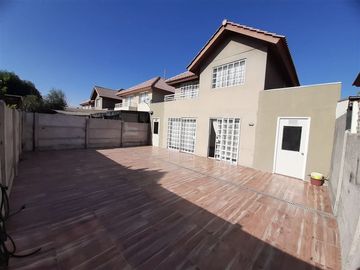 Casa en Venta en BARRIO LOS CASTAÑOS