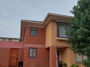 Casa en Venta en CUIDAD SATELITE, MAIPU