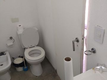 Casa en  dos plantas de vías a libertador inmejorable zona 3 dormitorios en suite piscina