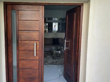 Casa en  dos plantas de vías a libertador inmejorable zona 3 dormitorios en suite piscina