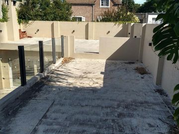 Casa en  dos plantas de vías a libertador inmejorable zona 3 dormitorios en suite piscina