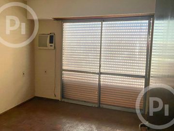 Casa a refaccionar   local   departamento en VENTA zona centro