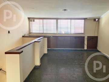 Casa a refaccionar   local   departamento en VENTA zona centro