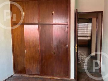 Casa a refaccionar   local   departamento en VENTA zona centro