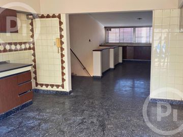 Casa a refaccionar   local   departamento en VENTA zona centro