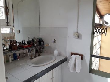 Muy buena casa - Gran terreno!