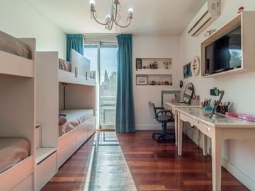 Casa 5 ambientes en 3 Plantas en  Villa Lugano