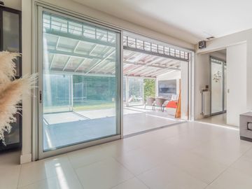 Casa 5 ambientes en 3 Plantas en  Villa Lugano