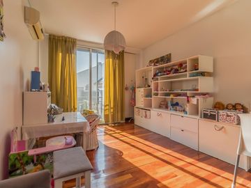 Casa 5 ambientes en 3 Plantas en  Villa Lugano