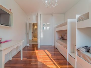 Casa 5 ambientes en 3 Plantas en  Villa Lugano