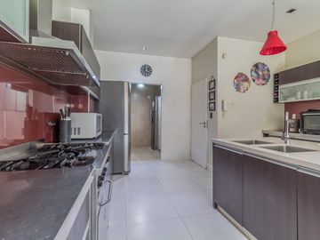 Casa 5 ambientes en 3 Plantas en  Villa Lugano