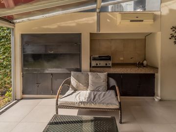 Casa 5 ambientes en 3 Plantas en  Villa Lugano