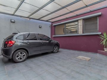 Casa 5 ambientes en 3 Plantas en  Villa Lugano