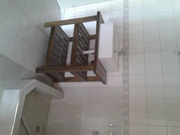 Casas en venta  - 8 dormitorios 3 baños - 260mts2 - Adrogue