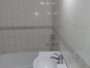 Casas en venta  - 8 dormitorios 3 baños - 260mts2 - Adrogue