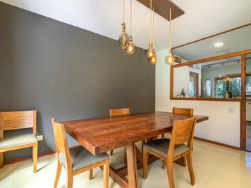 Casa en venta en El Aromo - tres dormitorios - parilla - pileta - lote central