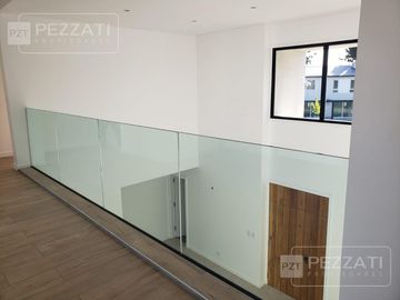 Casa en  venta en Barrio Privado Rumenco Joven. 3 dormitorios (1 suite) . Garage doble. Jardin