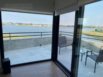 Casa con excelente diseño en Barrio Marinas Puertos del Lago