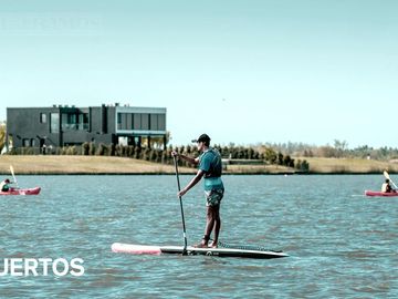 Casa con excelente diseño en Barrio Marinas Puertos del Lago