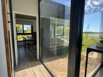 Casa con excelente diseño en Barrio Marinas Puertos del Lago