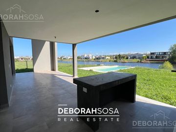 Casa en Venta 5 ambientes  al Lago en San Matias