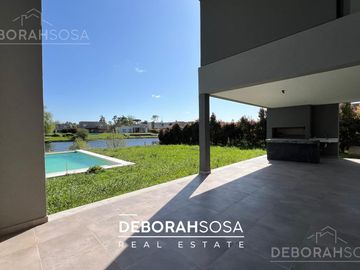 Casa en Venta 5 ambientes  al Lago en San Matias
