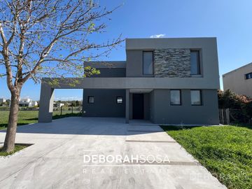 Casa en Venta 5 ambientes  al Lago en San Matias