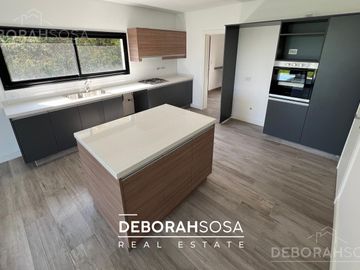 Casa en Venta 5 ambientes  al Lago en San Matias