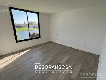 Casa en Venta 5 ambientes  al Lago en San Matias