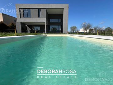 Casa en Venta 5 ambientes  al Lago en San Matias
