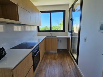 Venta departamento 3 ambientes con jardín en Nordelta